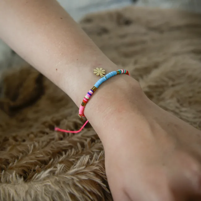 ibiza armband blauw roze